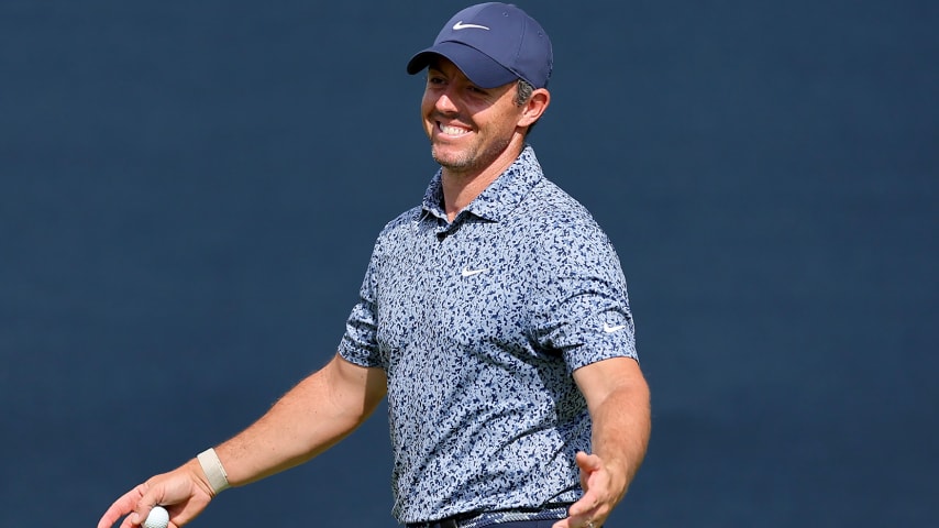 Rory McIlroy hits just three fairways in wild 65